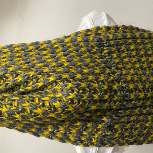 Apt 9 yellow & grey knit scarf - Picture 2 of 3
